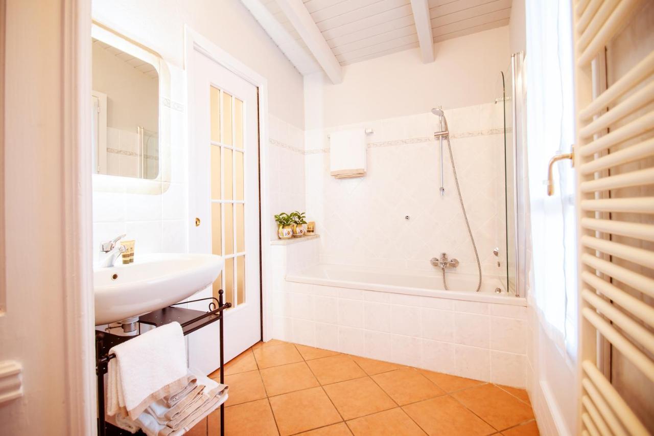 Casa Ferrero Apartment อัลบา ภายนอก รูปภาพ